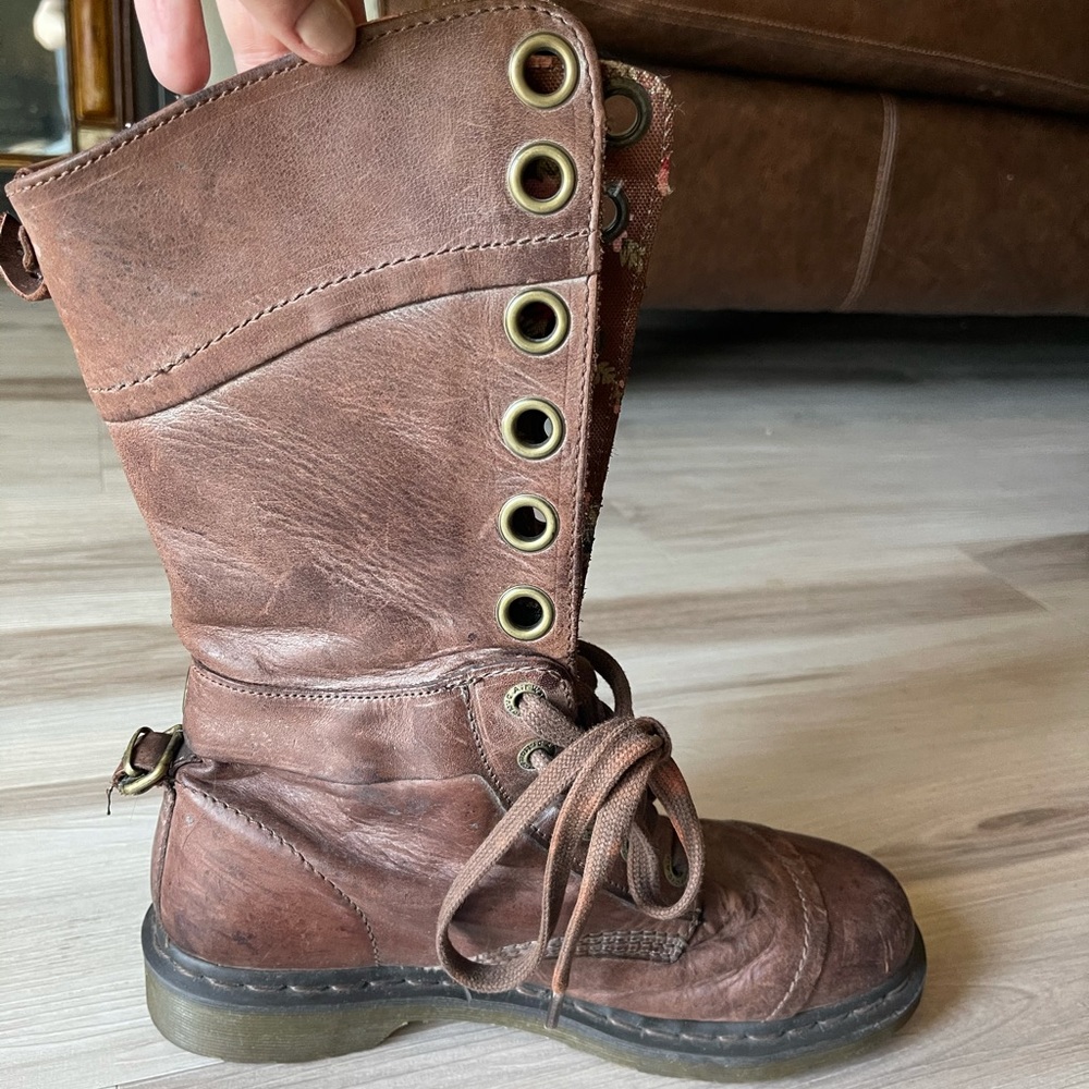 Dr. Martens Brown Calf High Leather lace up boots